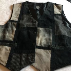Jacque & Koko black & gray patchwork leather snap front vest size 26/28